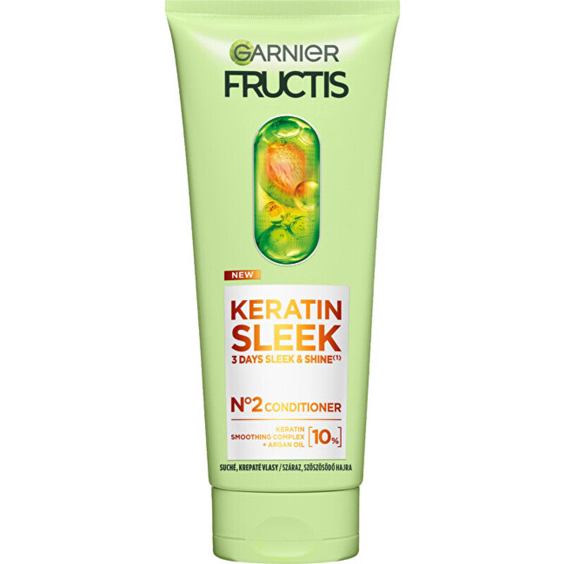 GARNIER Fructis Keratin Sleek kondicionierius – kondicionierius sausiems ir besiveliantiems plaukams.