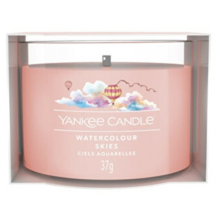 „Yankee Cirle Watercolor Skies“.